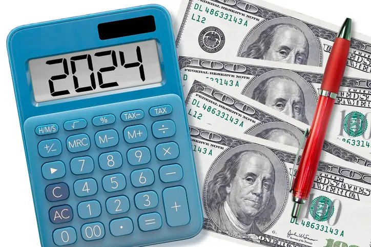 A consumer using a mobile banking app for Pay By Bank payment - Global Banking & Finance Review