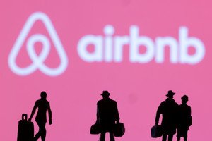 Mother with children facing housing discrimination case against Airbnb - Global Banking & Finance Review