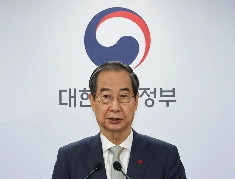 Prime Minister Han Duck-soo, South Korea's acting president, addressing political crisis - Global Banking & Finance Review