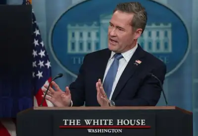 Image for Trump says he expects Ukraine to sign critical minerals deal soon