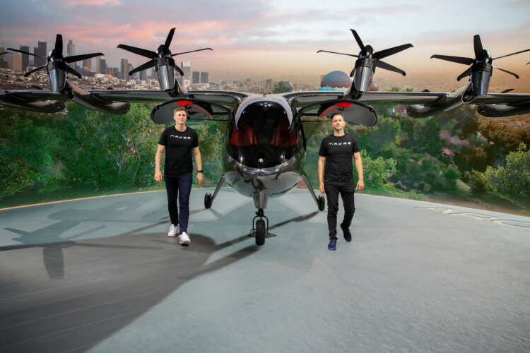 Archer’s flying taxi makes splashy debut in heated market