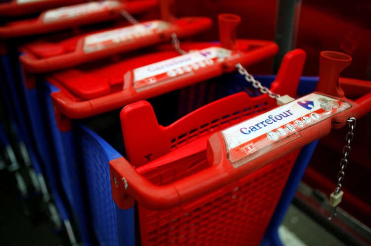 Image for Carrefour management increases offer in wage talks with unions