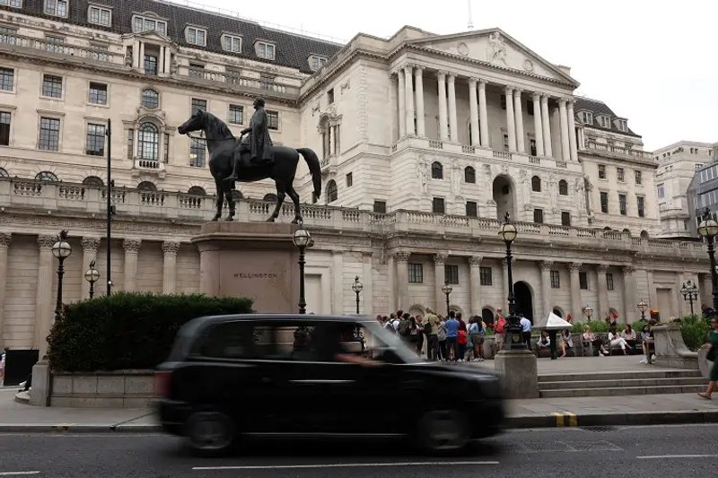 Image for Bank of England set to hold rates with bond sales in spotlight
