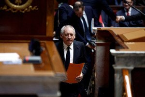 French Prime Minister Francois Bayrou faces no-confidence vote amid Socialist Party threats - Global Banking & Finance Review