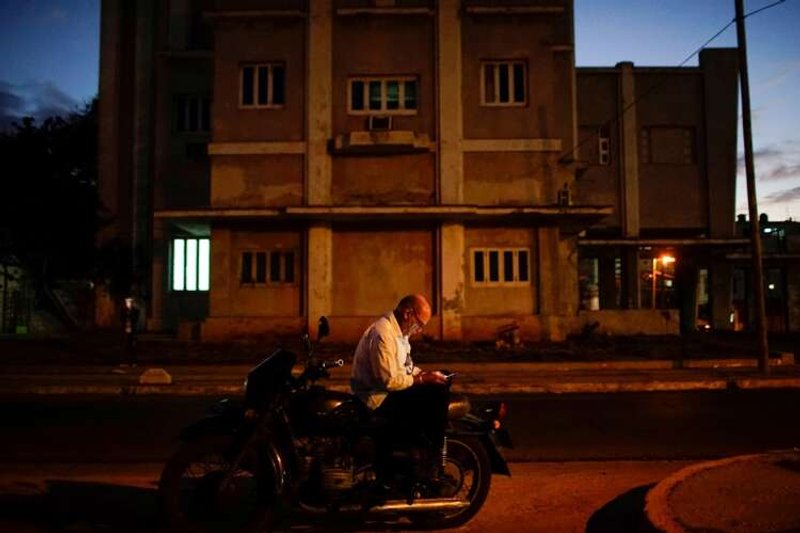 Image for Luxury to essential: Latam boosts internet access in pandemic