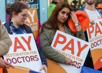 Image for Senior doctors in England accept new pay offer and end strikes