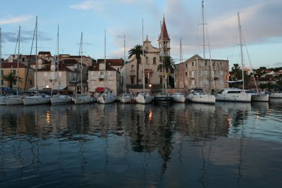 Holiday home insurance advice for safe investments - Global Banking & Finance Review