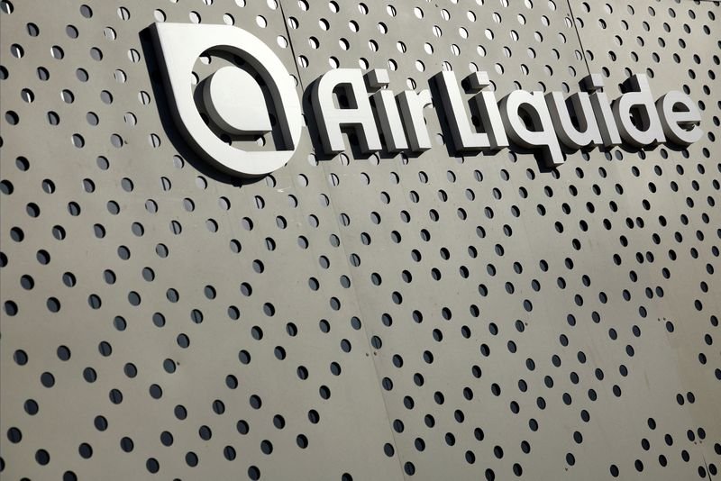 Image for Air Liquide and TotalEnergies to invest over 1 billion euros in green hydrogen