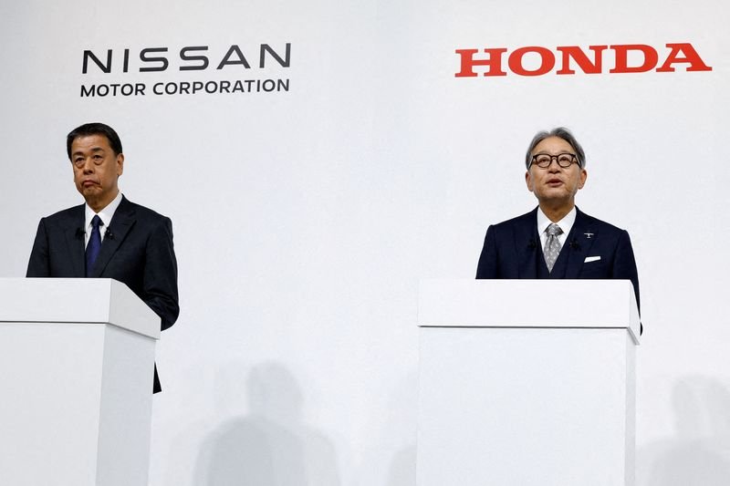 Declining Nissan logo representing struggles against Honda's market strength - Global Banking & Finance Review