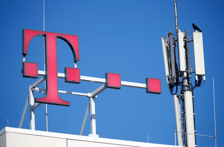 Image for Deutsche Telekom reaches majority stake in T-Mobile U.S. – CEO