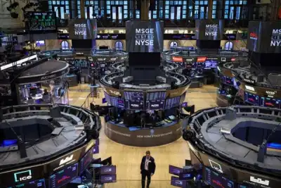 Image for Wall Street rallies, Treasury yields rise on strong economic data, Fed resolve