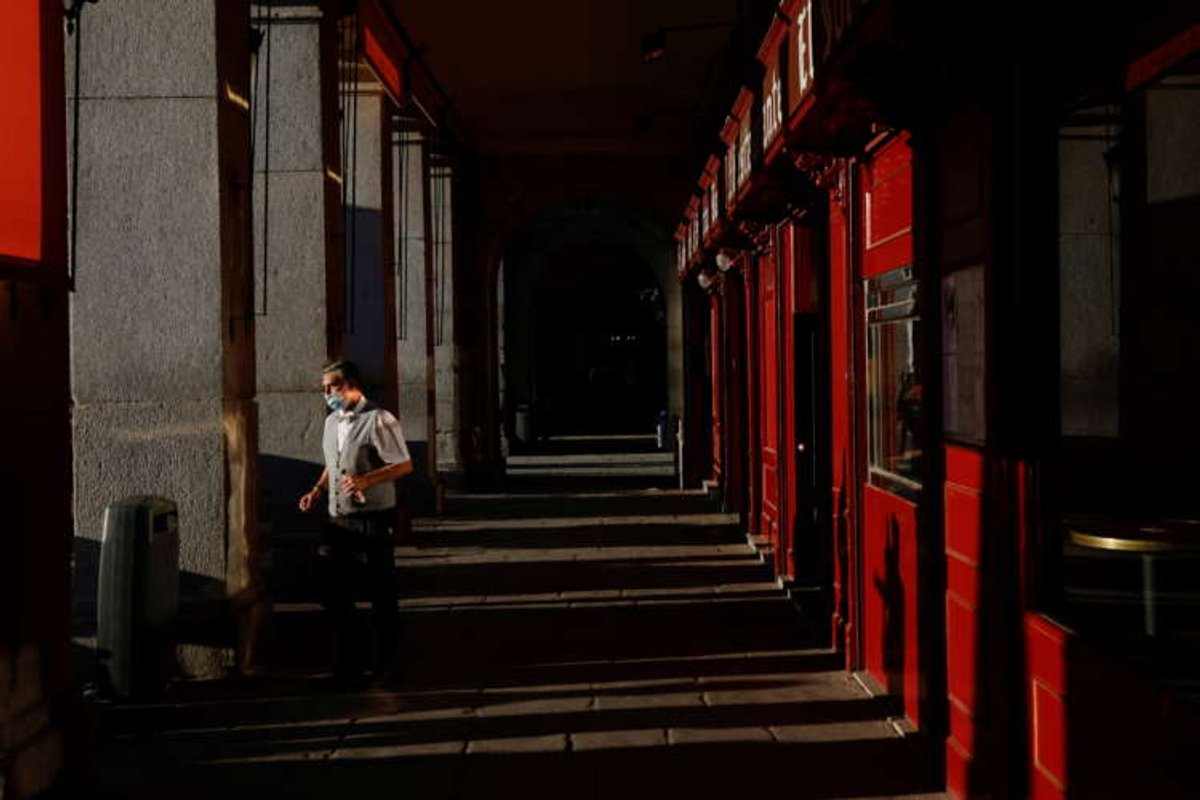 Economy Minister discusses mixed economic indicators in Spain - Global Banking & Finance Review