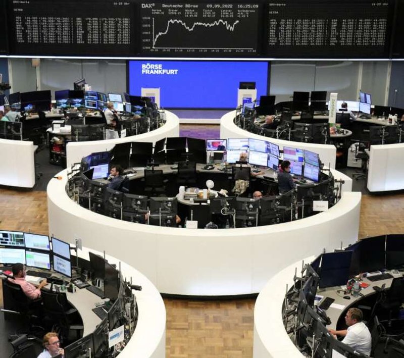 Image for Bank rally pushes European shares to two-week high