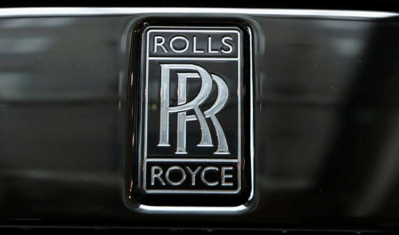 Image for Luxury carmaker Rolls-Royce to switch to all electric range by 2030
