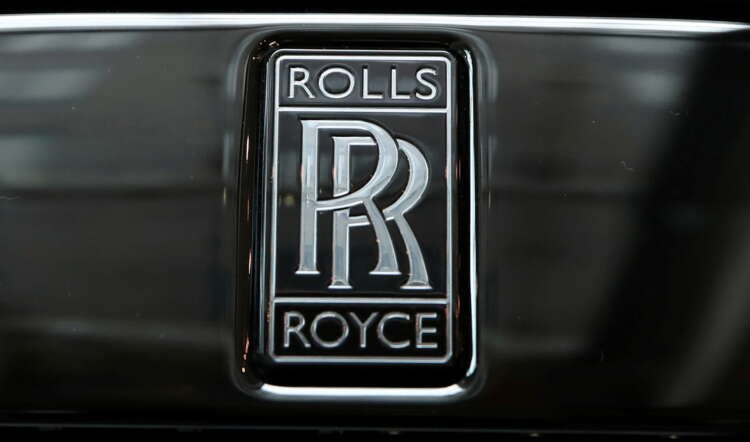 Image for Luxury carmaker Rolls-Royce to switch to all electric range by 2030