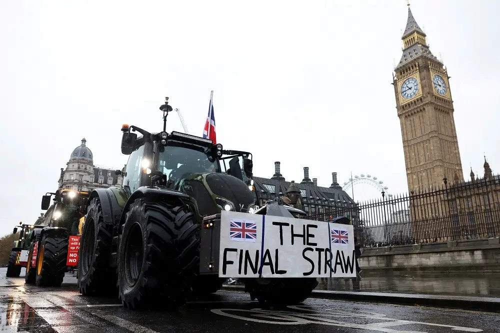 Farmers protesting against the tractor tax in London, demanding fair inheritance policies - Global Banking & Finance Review