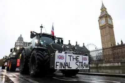 Image for Thousands of British farmers protest against ‘tractor tax’ on inheritance