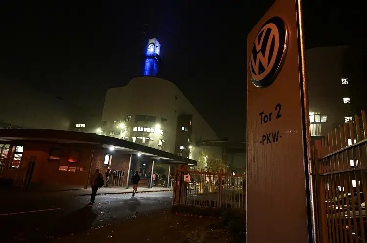 Image for Strikes to hit Volkswagen in December as clash with labour escalates