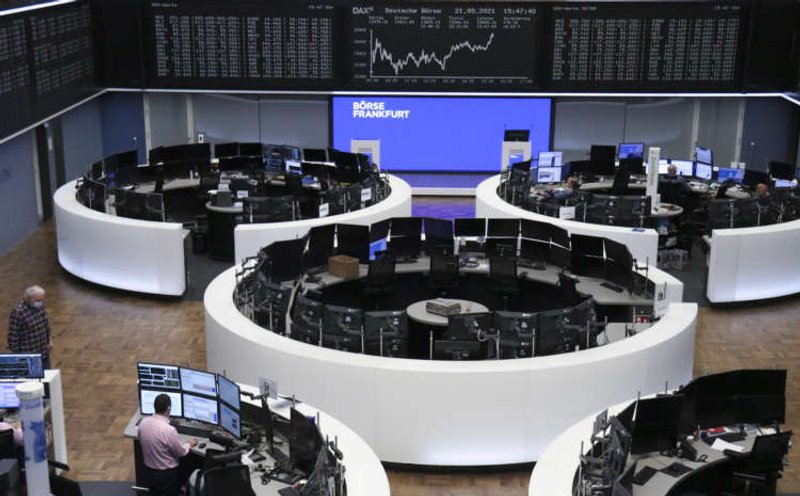 Image for European stocks retreat from record highs, Deutsche Bank drags