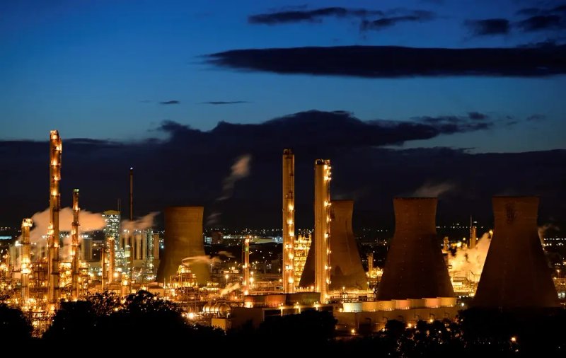 Image for Scotland’s only oil refinery to close next year, 400 jobs to go