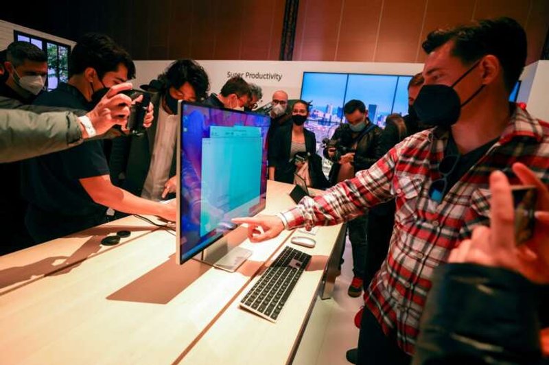 Image for Huawei commits to consumer markets with ‘Smart Office’ launch