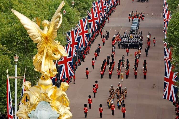 Image for Queen Elizabeth’s coffin lowered into vault ahead of private burial