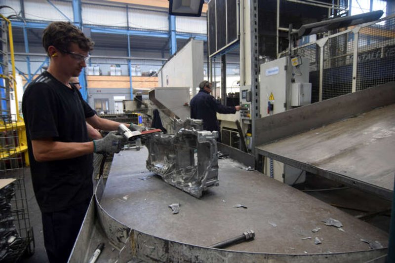 Image for Aluminium companies compete to sell low-carbon products