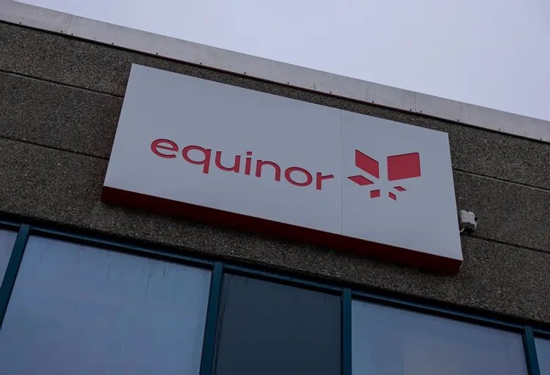 Image for Equinor raises Orsted stake to 10%, as planned