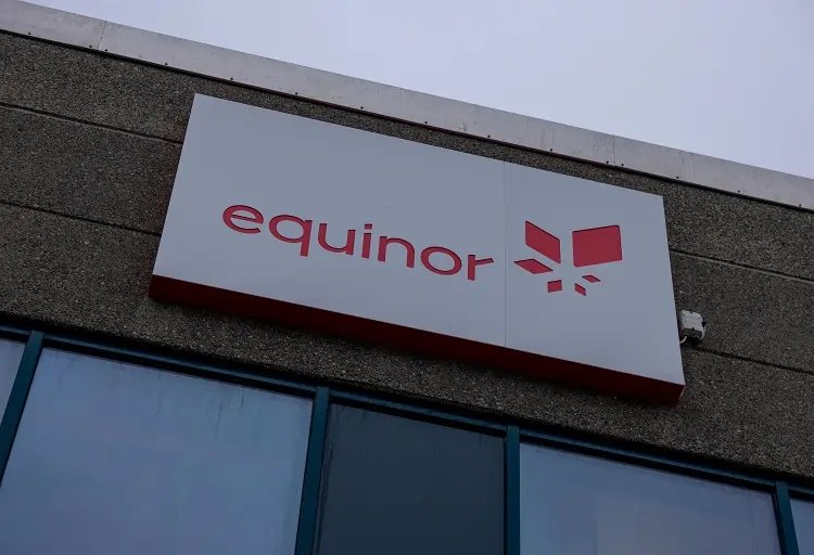 Image for Equinor raises Orsted stake to 10%, as planned