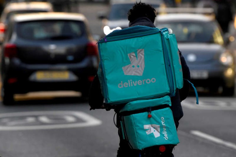 Image for Deliveroo shares plunge 30% in London debut