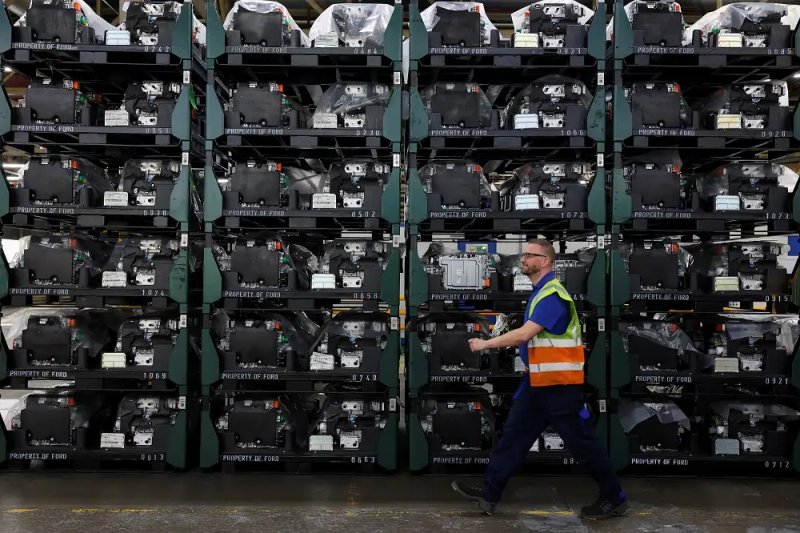 Image for UK seeks industry views on electric vehicle sales targets after backlash