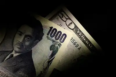 Image for Dollar recovers ground, yen steadies as currency market frenzy eases