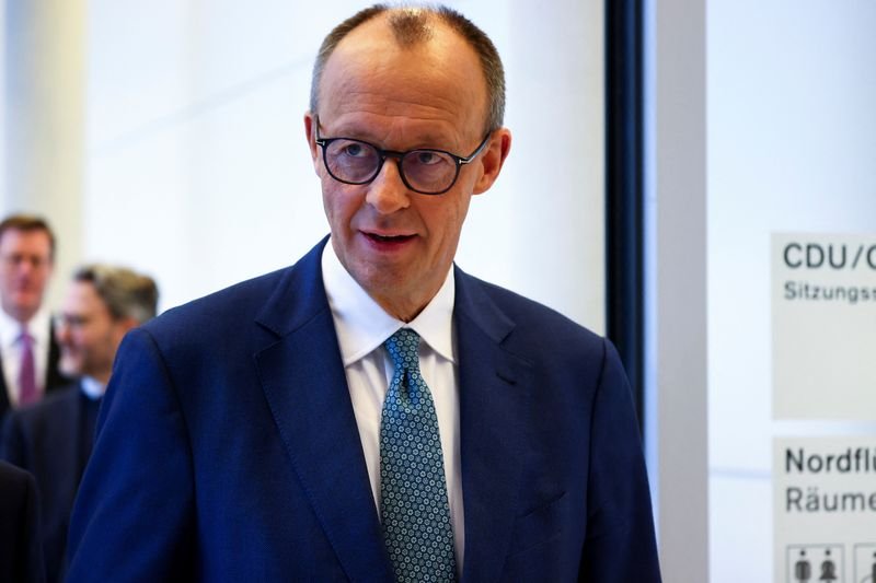 Image for German parliament backs resolution on migration with far-right votes