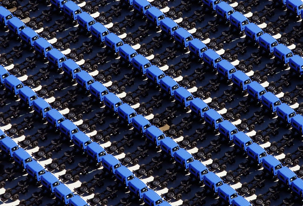 Graph illustrating Italy's industrial output rebound in December 2023 - Global Banking & Finance Review