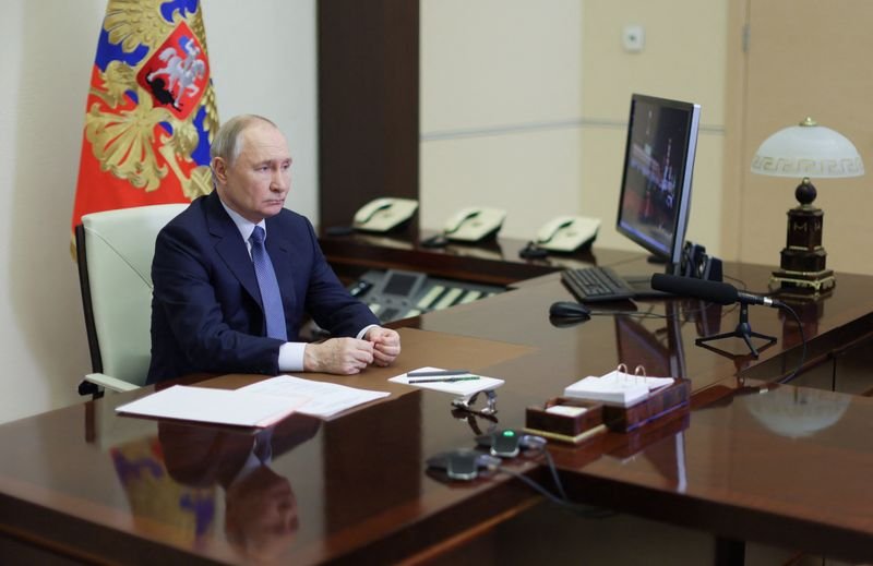 Russian President Putin discusses nuclear arms cuts with Trump - Global Banking & Finance Review