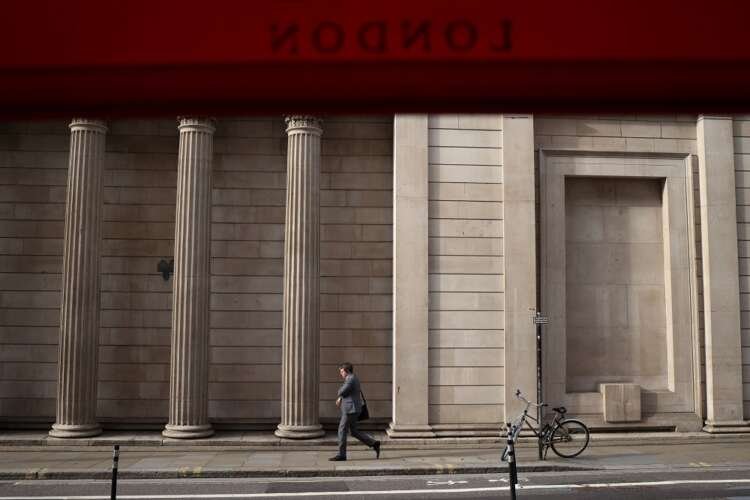 Bank of England building in London, symbolizing UK gilt auction activity - Global Banking & Finance Review