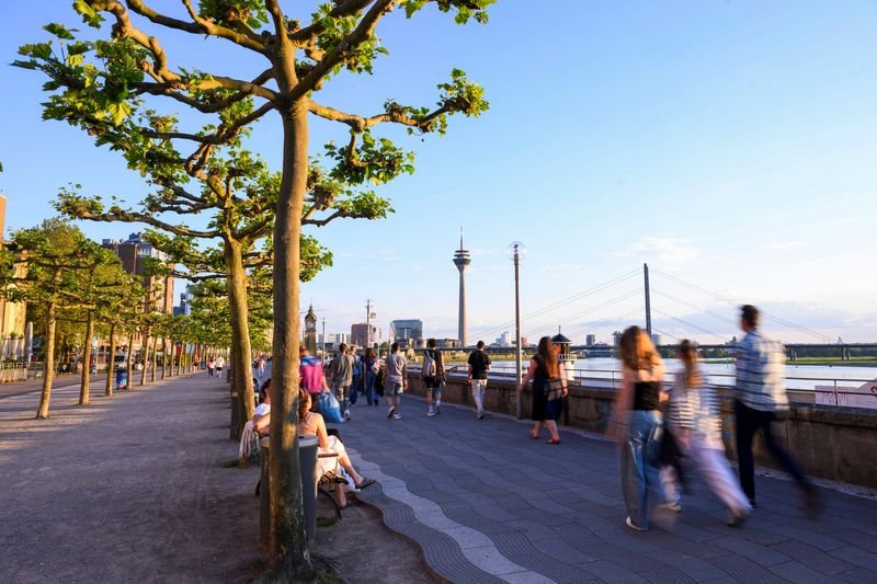 Graph depicting rising unemployment rate in Germany amidst economic struggles - Global Banking & Finance Review