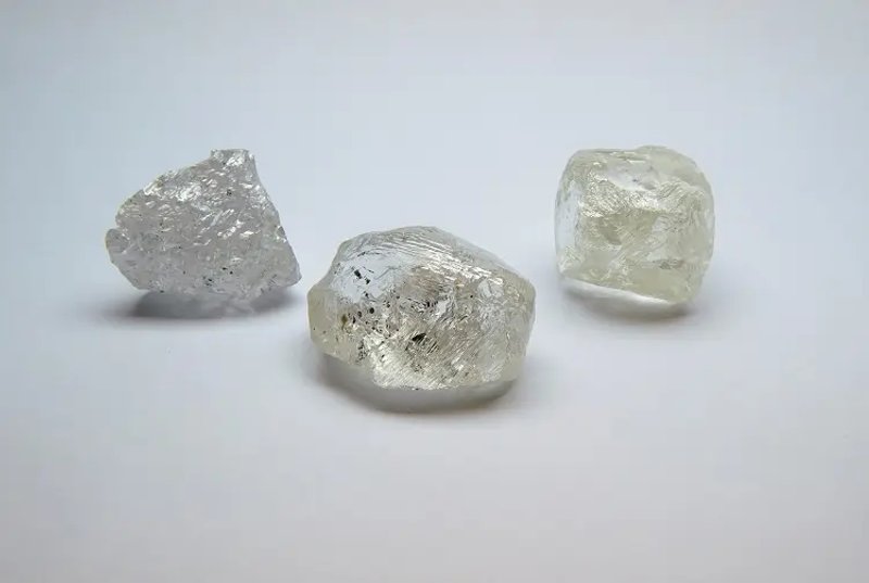 Image for Omani firm replaces sanctions-hit Alrosa in Angolan diamond miner