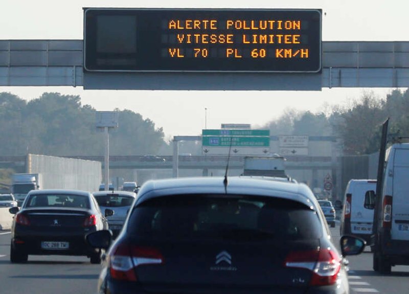 Image for EU approves effective ban on new fossil fuel cars from 2035