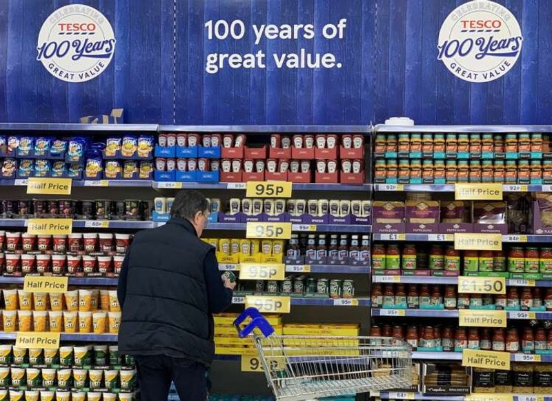 Image for Tesco to give snapshot of UK consumer mood as outlook darkens