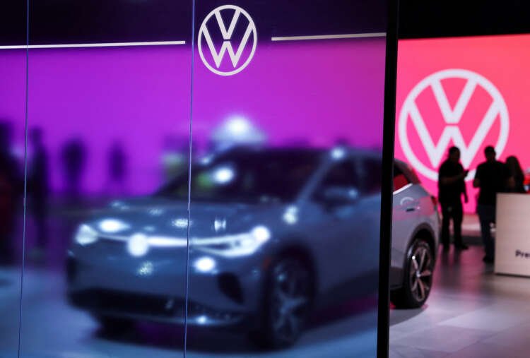 Image for Volkswagen to discuss new software roadmap on Dec. 15 -Handelsblatt