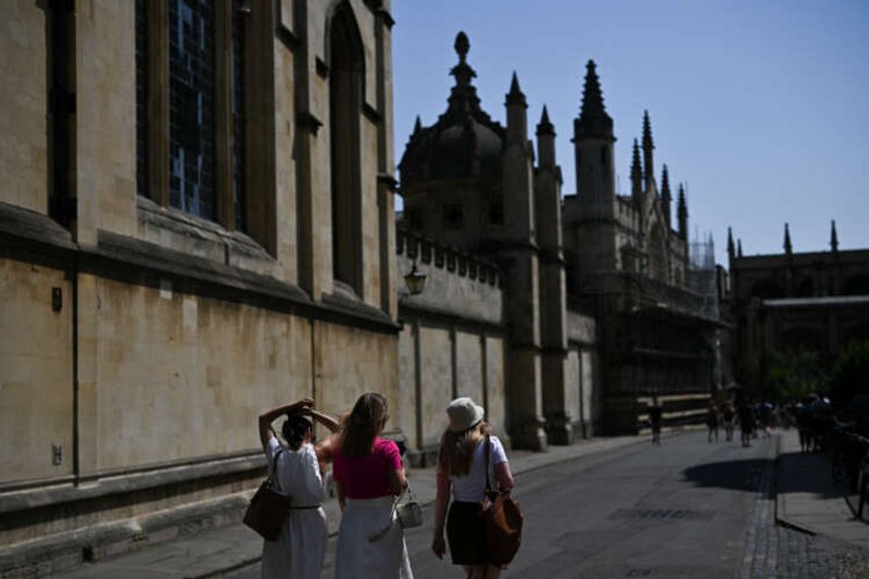 Image for England had 4,500 heat-related deaths during record-breaking 2022 – official data