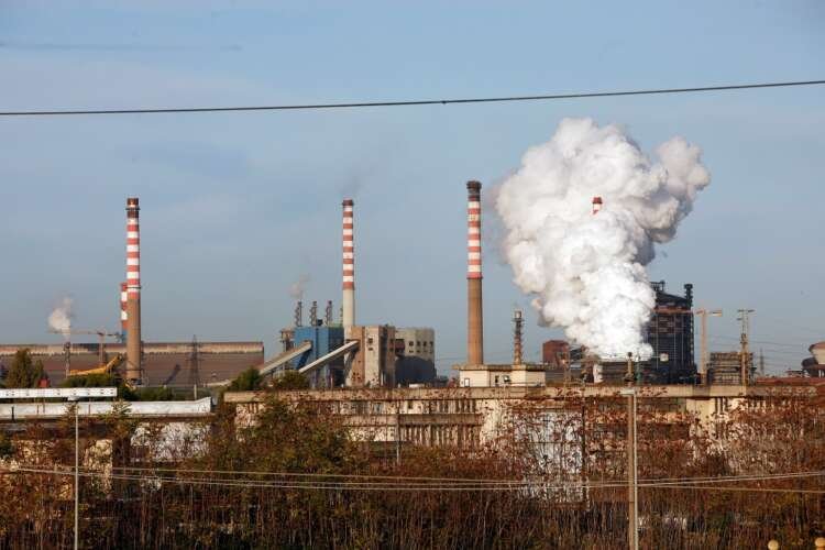 Steam rises from chimneys of Ilva steel plant amid energy crisis discussions - Global Banking & Finance Review