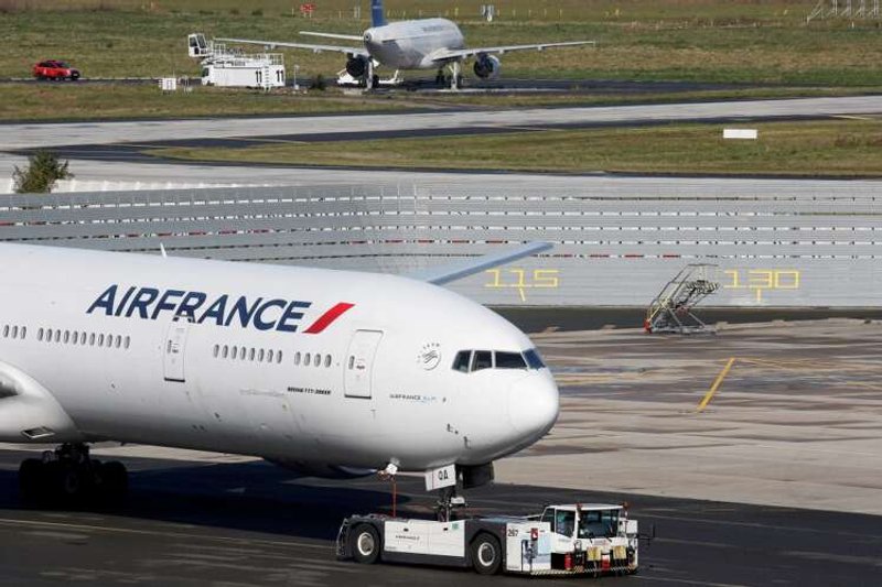 Image for Air France-KLM lowers capacity forecast citing ‘operational challenges’