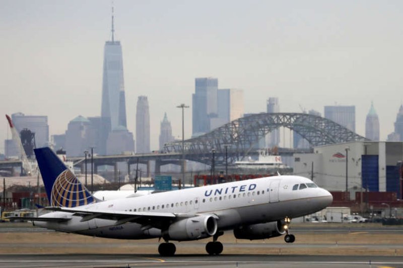 Image for United sends 14,000 furlough warnings; unions seek $15B new U.S. aid for airlines