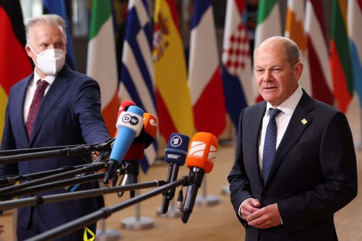 EU leaders convene in Brussels to discuss Russian oil import ban amid Ukraine crisis - Global Banking & Finance Review