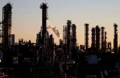 Image for Surprise drop in Japan machinery orders stokes recovery fears