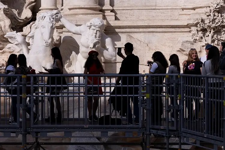 Image for Bridge offers unique view of Rome’s Trevi fountain during conservation work