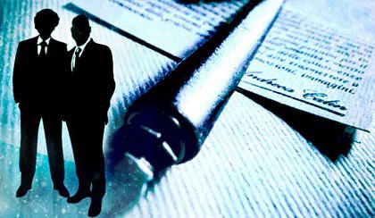 Legal professionals discussing UAE insolvency law for business growth - Global Banking & Finance Review