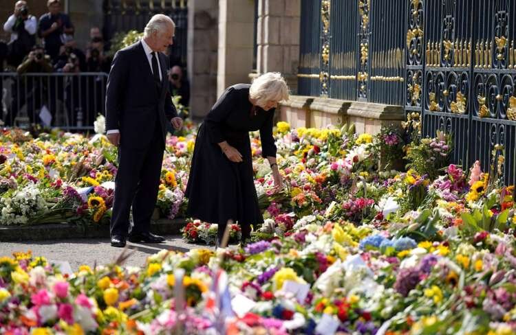 King Charles greets well-wishers in Northern Ireland during a tribute to Queen Elizabeth - Global Banking & Finance Review